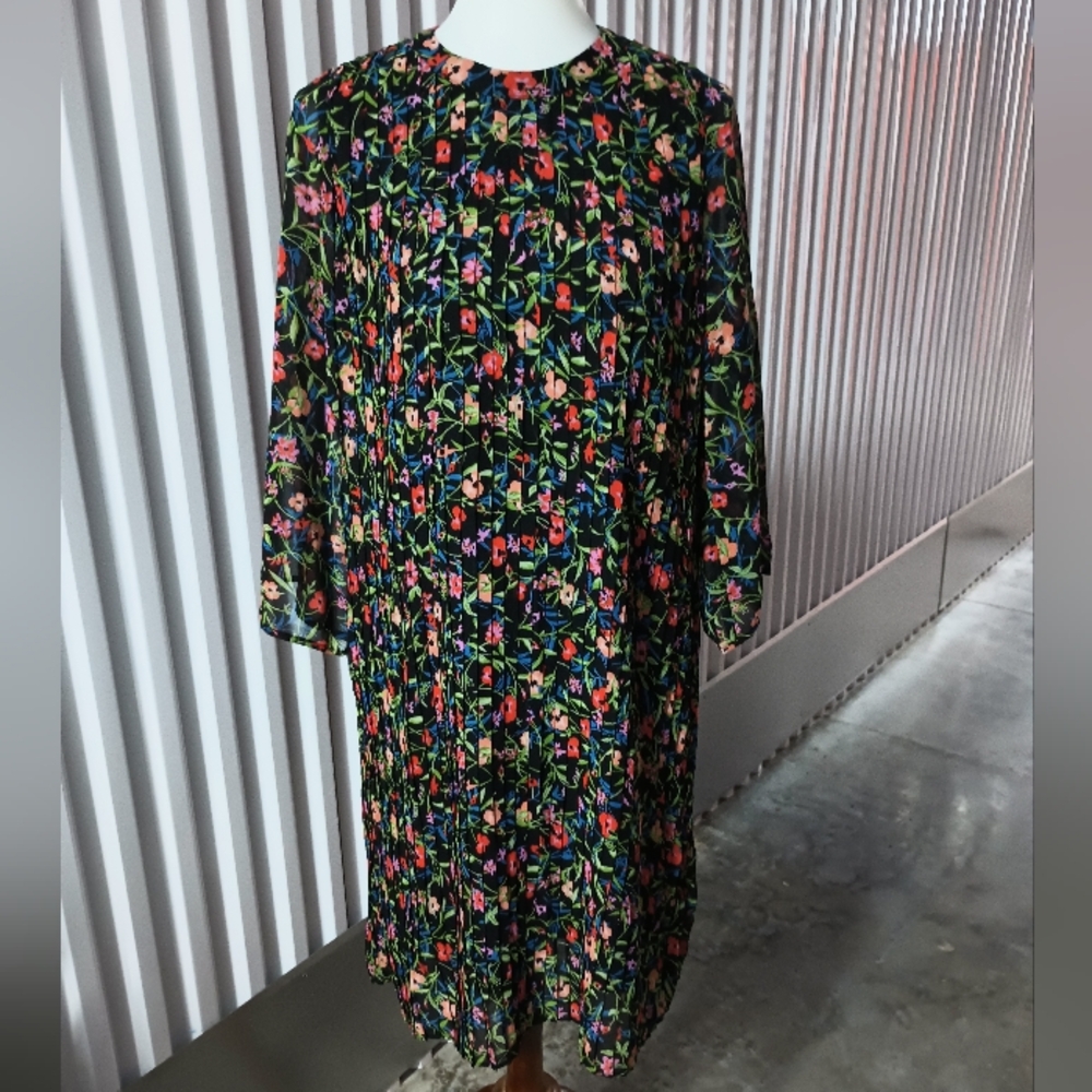 Glamour Black Floral Dress with Vibrant Accents